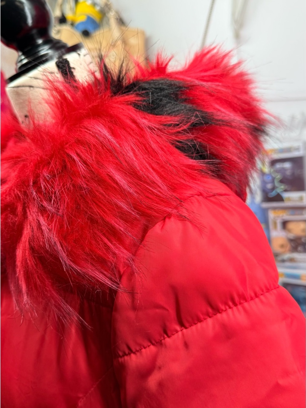 Red Puffer Coat with removable Faux Fur Trim - Women Top/bottom zip with pocket - Picture 11 of 17
